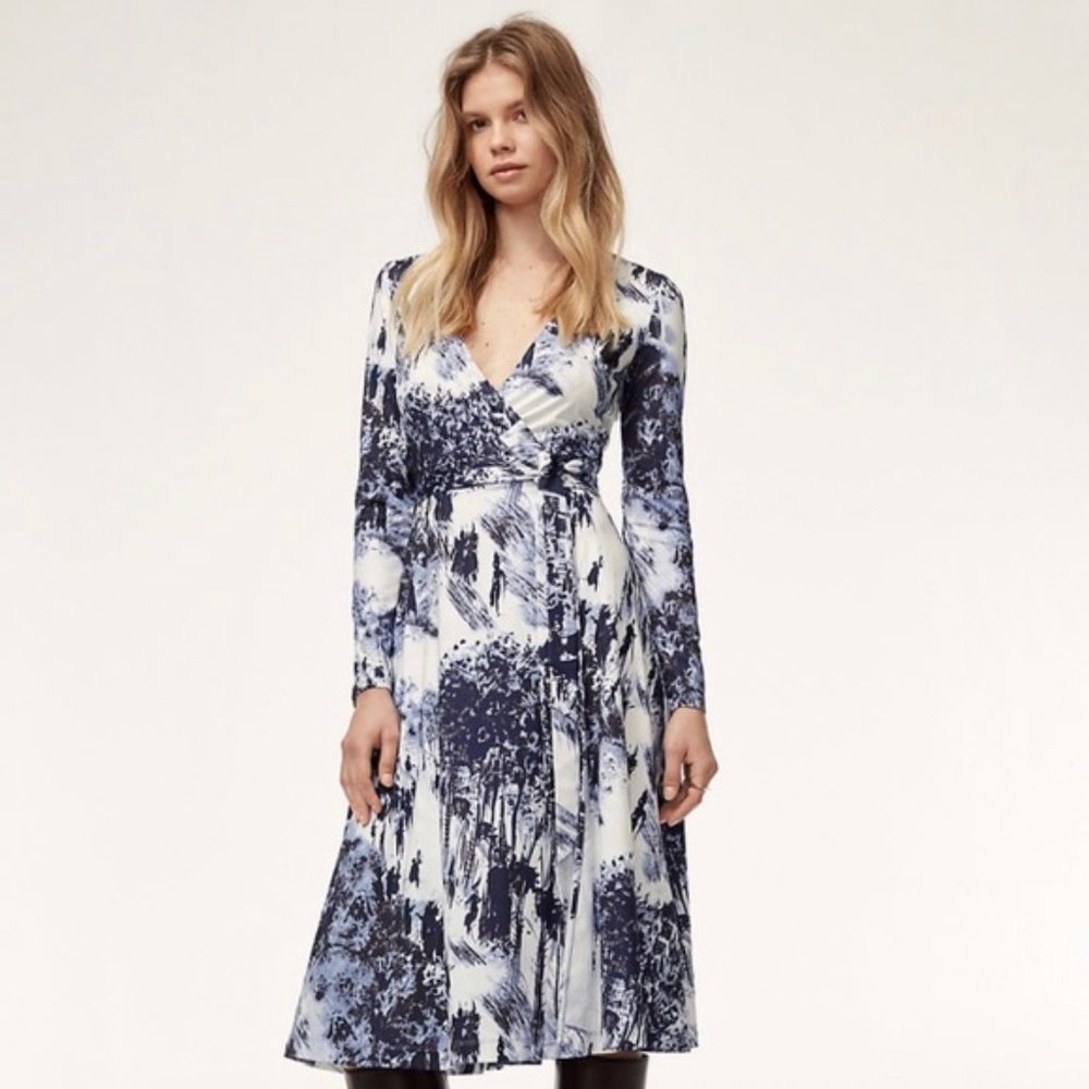 Aritzia Babaton Tyler Wrap Dress Blue White Scenic Pattern Tie Stretch Midi Dres
